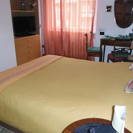 Olmo 4* Como