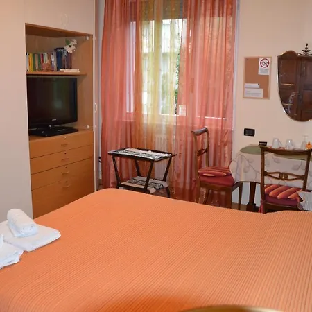 Olmo Bed and Breakfast *